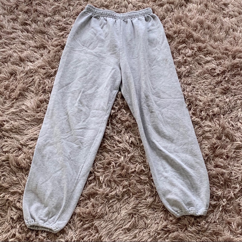 light grey plain gildan sweatpants